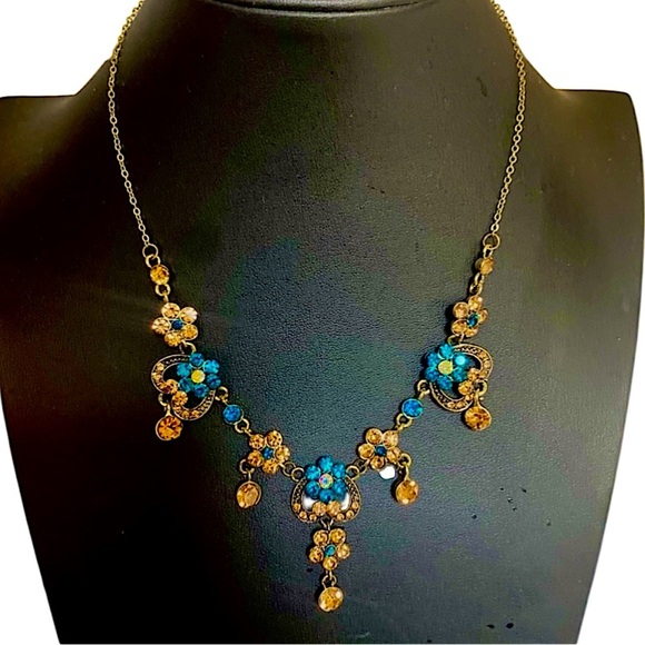 Medieval Vintage Love Flower Pendant Necklace Blue Sparkling Sapphire Stones - Picture 3 of 15